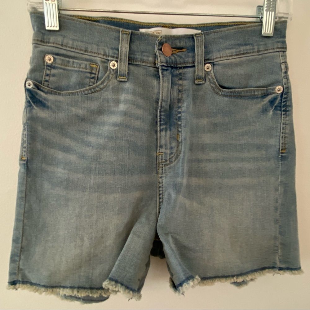 Levi's High Rise Jean Shorts Women's Sz 29